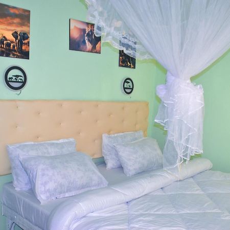 Ngorongoro Villa And Restaurant カラトゥ エクステリア 写真
