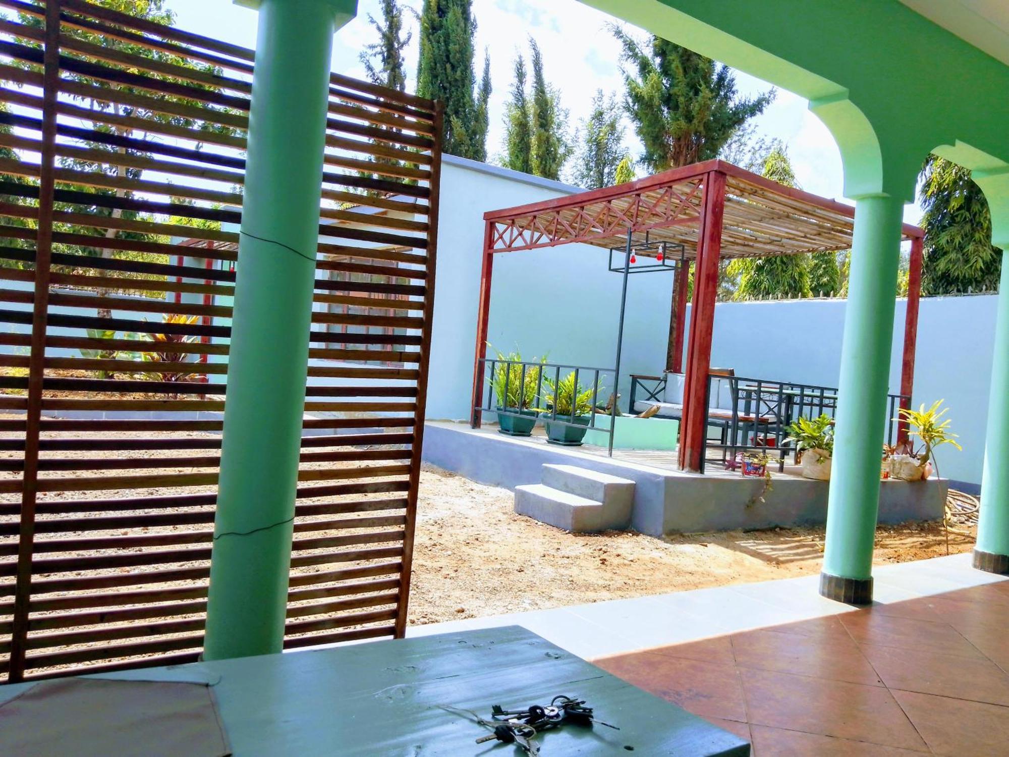Ngorongoro Villa And Restaurant カラトゥ エクステリア 写真