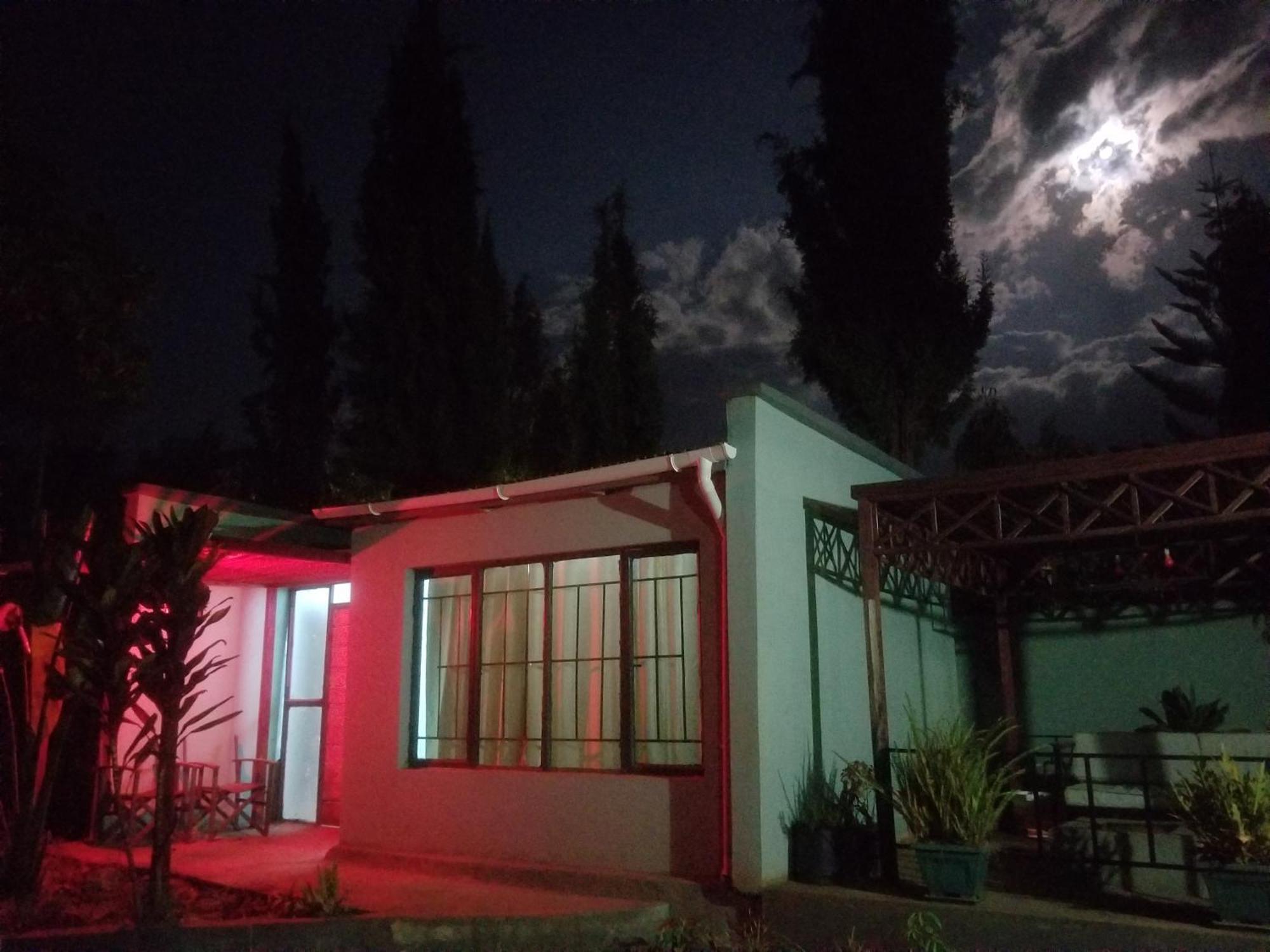 Ngorongoro Villa And Restaurant カラトゥ エクステリア 写真